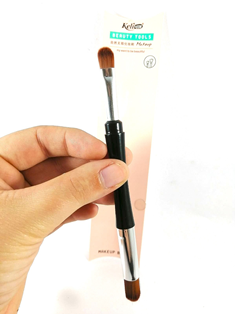 Brocha doble para aplicar sombras